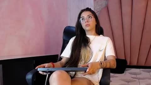kyomi_hunt online show from 4, 6, 2026