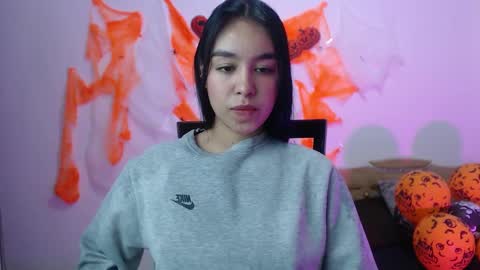 Kyra  online show from 18, 10, 2025