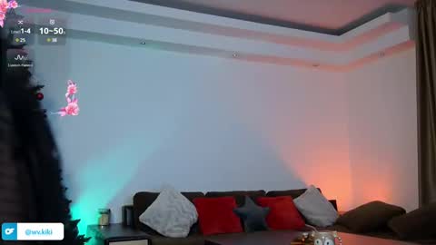 Snapshot of l1ttle_kiki chatting on 21, 12, 2024 Viktoria White online show from 21, 12, 2024