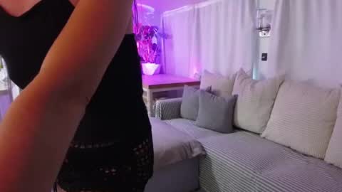 Snapshot of l_and_elle chatting on 21, 6, 2026 Giselle online show from 21, 6, 2026