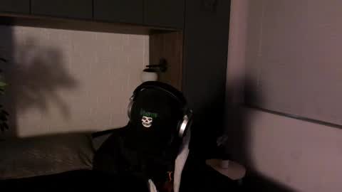 labrinthteasing online show from 6, 1, 2026