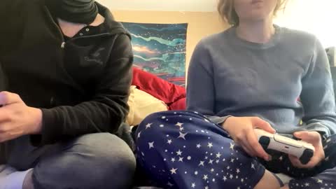 lacedinsin online show from 15, 4, 2026