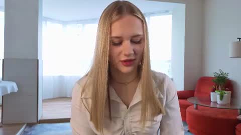 Snapshot of lachelleellwanger chatting on 11, 6, 2026 Kate online show from 11, 6, 2026