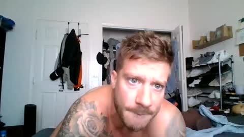 Snapshot of lacrioxcum18 chatting on 2, 10, 2025 lacrioxcum18 online show from 2, 10, 2025