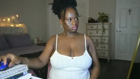 Snapshot of ladiosa_selene chatting on 23, 7, 2026 La Diosa Selene online show from 23, 7, 2026