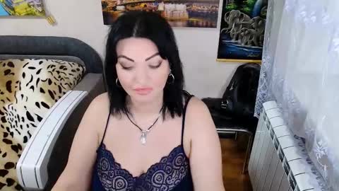 lady_boom_ online show from 4, 12, 2025