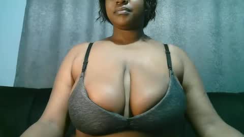 lady_dearra online show from 12, 6, 2026