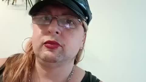 Delilah-Catherine online show from 19, 10, 2025