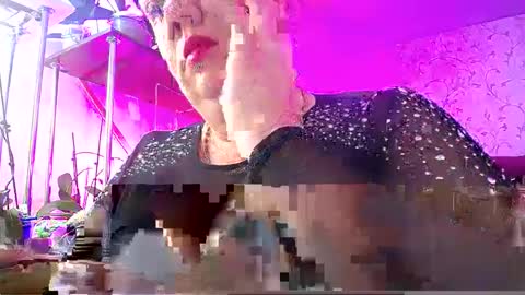 Lady Gloria online show from 1, 1, 2025