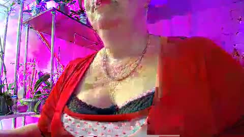 Lady Gloria online show from 12, 1, 2025