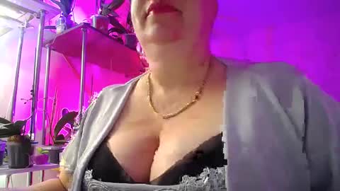 Lady Gloria online show from 23, 1, 2025