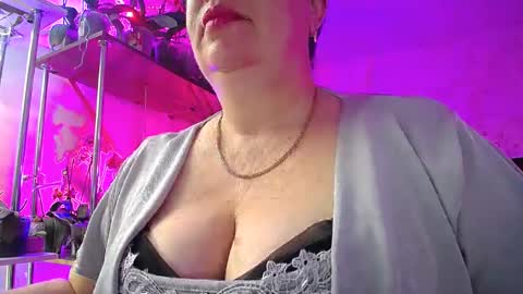 Lady Gloria online show from 1, 3, 2025
