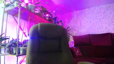 Lady Gloria online show from 9, 10, 2025