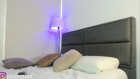    700  1300 -5 online show from 31, 1, 2025