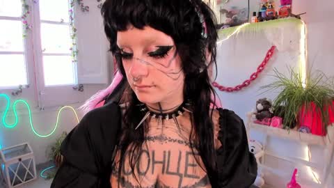 Mia online show from 31, 3, 2026