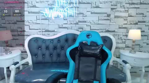 Snapshot of lady_violet_bridgerton_a chatting on 11, 1, 2025 Lady Violet Bridgerton online show from 11, 1, 2025