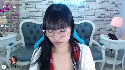 Snapshot of lady_violet_bridgerton_a chatting on 6, 3, 2025 Lady Violet Bridgerton online show from 6, 3, 2025
