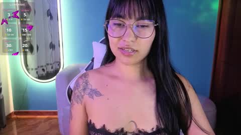 Snapshot of lady_violet_bridgerton_a chatting on 3, 10, 2025 Lady Violet Bridgerton online show from 3, 10, 2025
