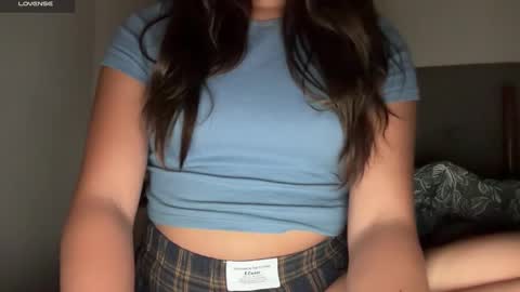 Snapshot of ladybird21 chatting on 2, 12, 2025 Aria online show from 2, 12, 2025