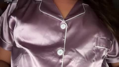 Snapshot of ladybird21 chatting on 18, 12, 2025 Aria online show from 18, 12, 2025