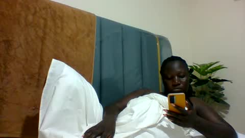 lindah32 online show from 30, 12, 2024