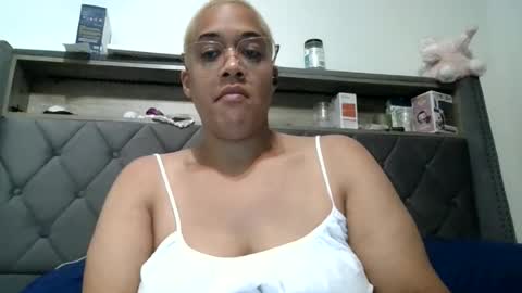 Snapshot of ladycinnabon chatting on 5, 7, 2026 Stephanie online show from 5, 7, 2026