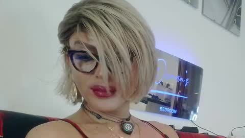 Oxana online show from 10, 5, 2026