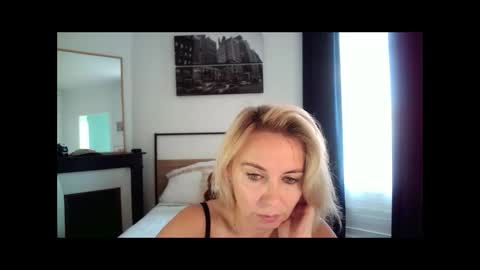 Snapshot of ladysexyx chatting on 19, 9, 2025 ladysexyx online show from 19, 9, 2025