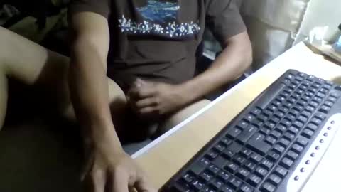 Snapshot of lagenovadura chatting on 4, 4, 2026 La Genova esta Dura beard boy male dick mastubate latinosexy latinohot latino glasses mature strong stronglegs online show from 4, 4, 2026