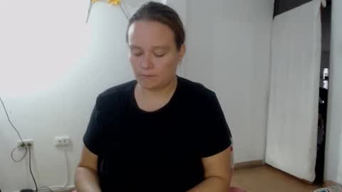  paola and a guest lol    online show from 8, 11, 2025