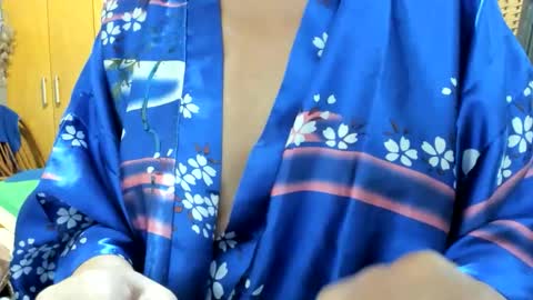 Snapshot of lailasensu chatting on 25, 4, 2026 LAILA online show from 25, 4, 2026