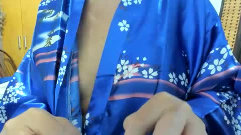 Snapshot of lailasensu chatting on 29, 4, 2026 LAILA online show from 29, 4, 2026