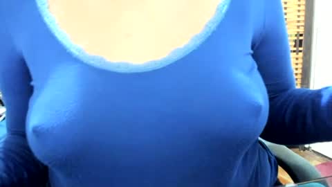 Snapshot of lailasensu chatting on 24, 6, 2026 LAILA online show from 24, 6, 2026