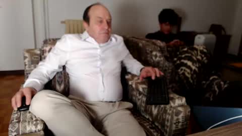 Snapshot of lajose52 chatting on 5, 1, 2025 lajose52 online show from 5, 1, 2025