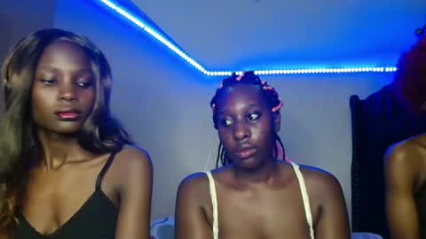 Snapshot of lalisa_manobal chatting on 15, 4, 2026 Lalisa online show from 15, 4, 2026