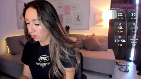 Snapshot of laly_dolce chatting on 10, 9, 2025 laly_dolce online show from 10, 9, 2025