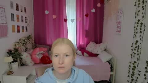 Laly online show from 8, 6, 2026