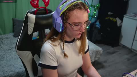 Snapshot of lana_del_kay chatting on 6, 12, 2024 Kay online show from 6, 12, 2024