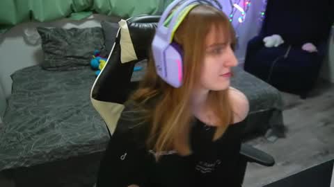 Snapshot of lana_del_kay chatting on 28, 2, 2025 Kay online show from 28, 2, 2025