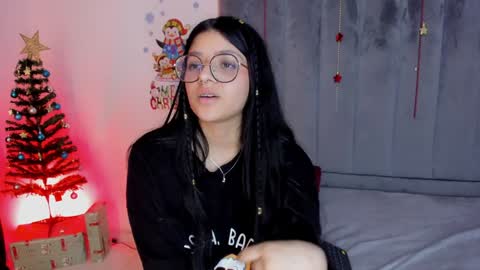 Snapshot of lana_dol chatting on 3, 1, 2025 ... . . ... online show from 3, 1, 2025