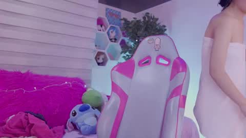 Snapshot of lana_dreams_ chatting on 4, 10, 2025 Lana online show from 4, 10, 2025