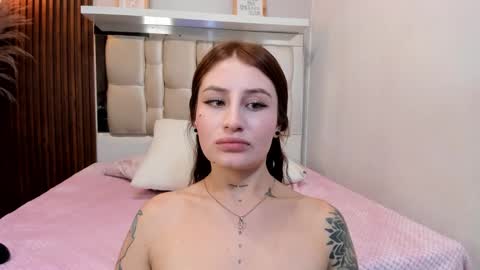 Lana     igauroraaaaaaaaa 1 online show from 18, 1, 2025