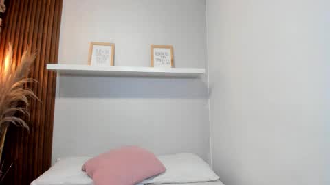 Lana     igauroraaaaaaaaa 1 online show from 11, 1, 2026