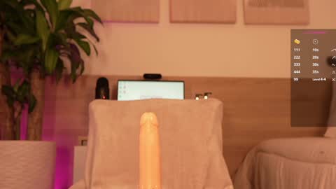 lana_kane_ online show from 4, 1, 2025