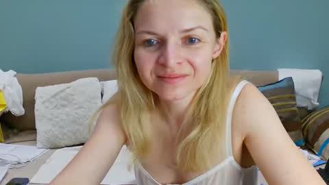 Snapshot of lanaangeldream chatting on 14, 9, 2025 Lana online show from 14, 9, 2025