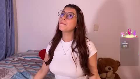 Lanadekievit online show from 18, 11, 2025