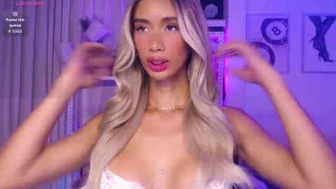 Snapshot of lanadel_hilton chatting on 12, 5, 2026 Lana online show from 12, 5, 2026