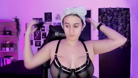 lanaherondale_ online show from 16, 12, 2025