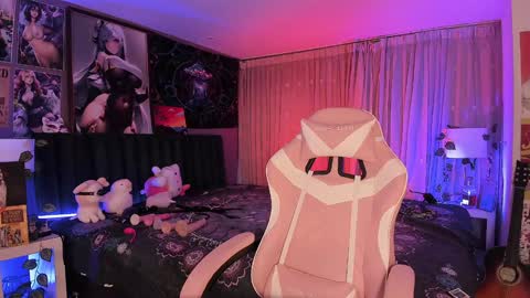 L A N A  online show from 17, 1, 2025