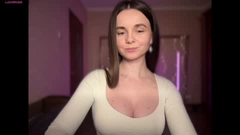 Snapshot of lanaloulou chatting on 22, 7, 2026 Lana online show from 22, 7, 2026